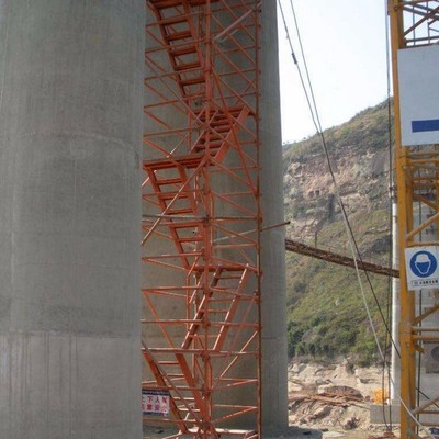 安全爬梯與腳手架 現代建筑工地的安全衛士——以阜城縣億誠建筑器材廠為例